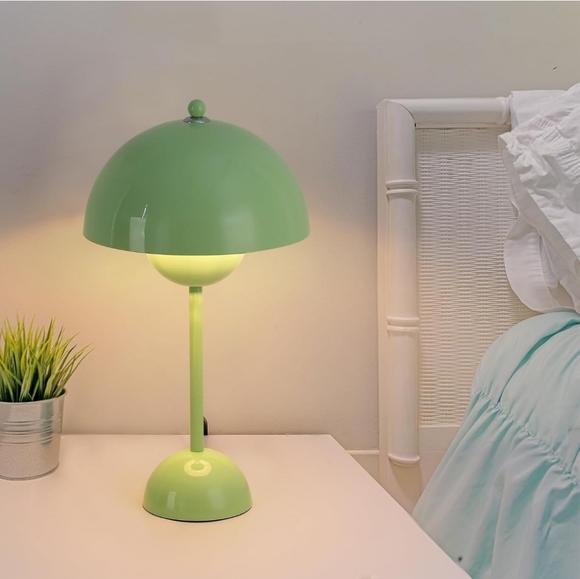 Styish Green Modern Table Lamp - Picture 5 of 8